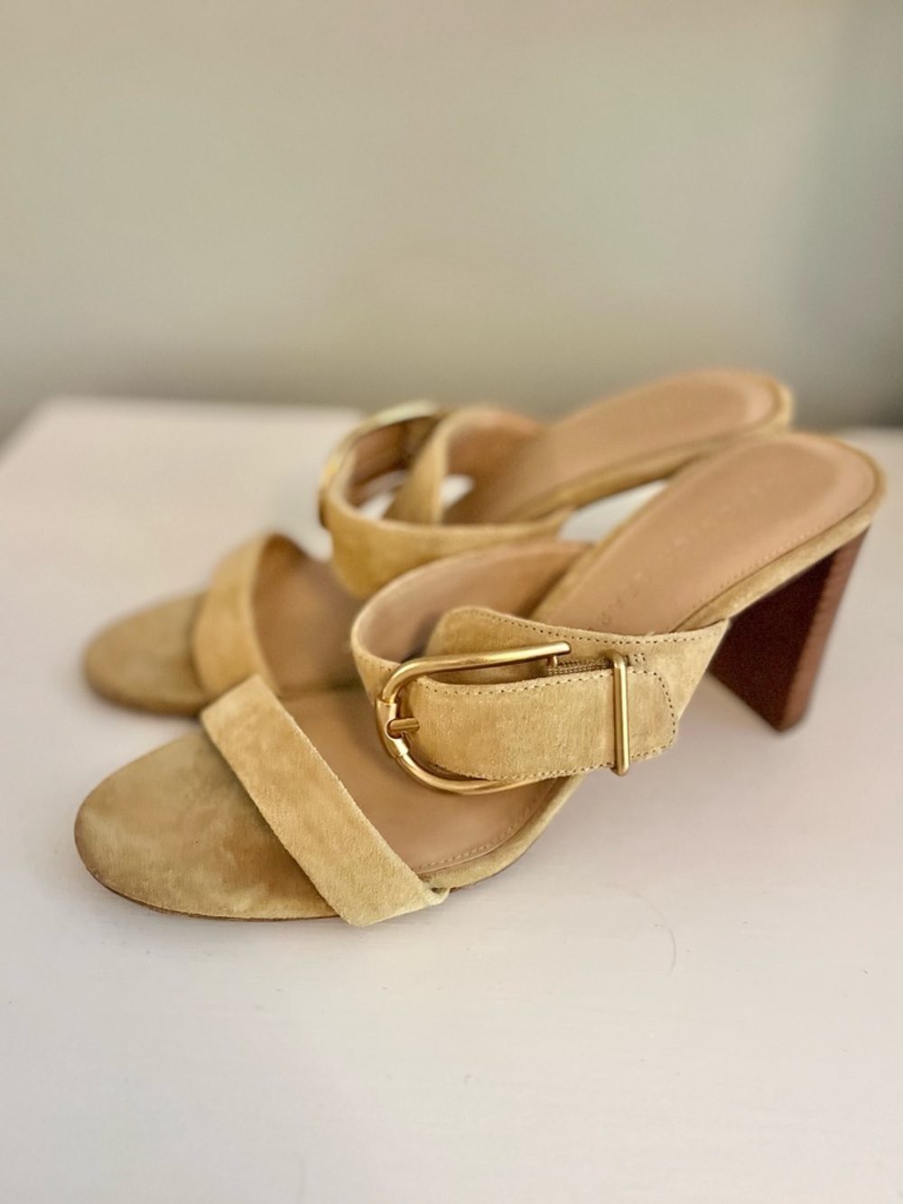 Veronica Beard Griddley suede sandals heels 8